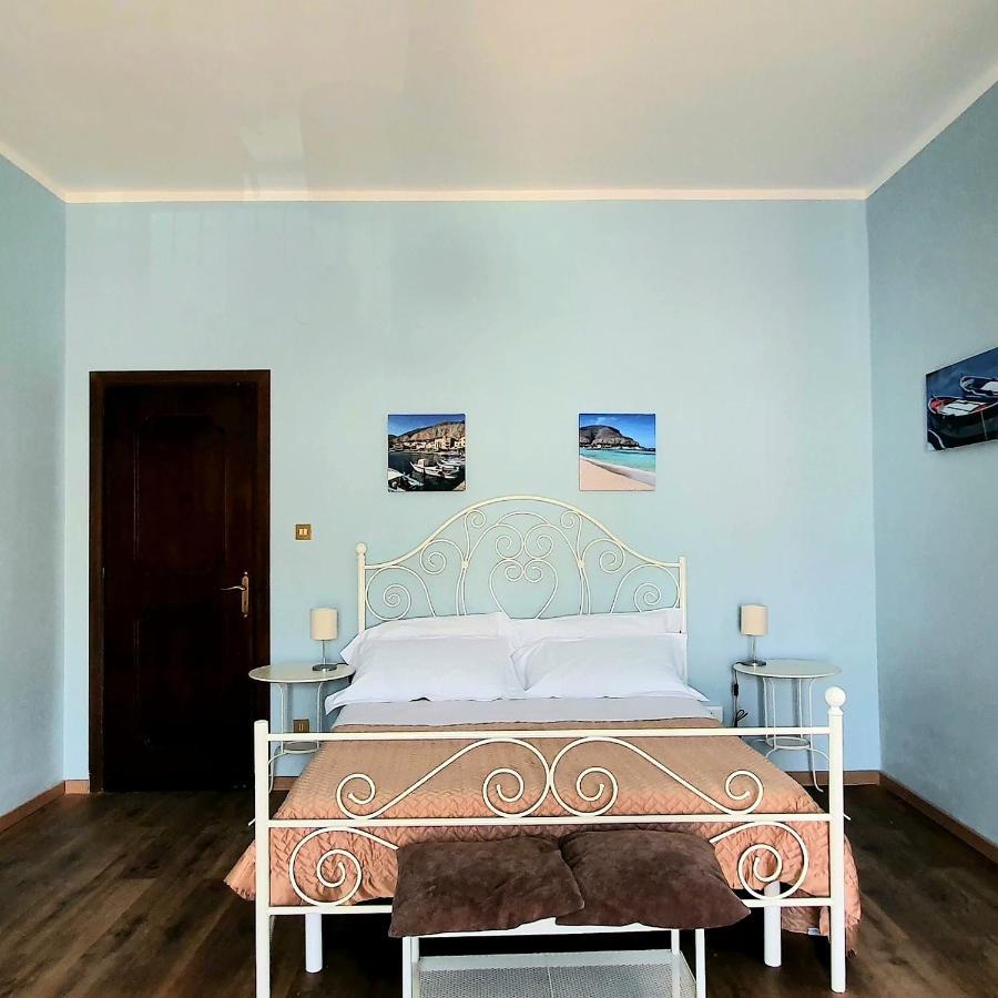 La Casa Di Andreina Hotel Mondello Bagian luar foto