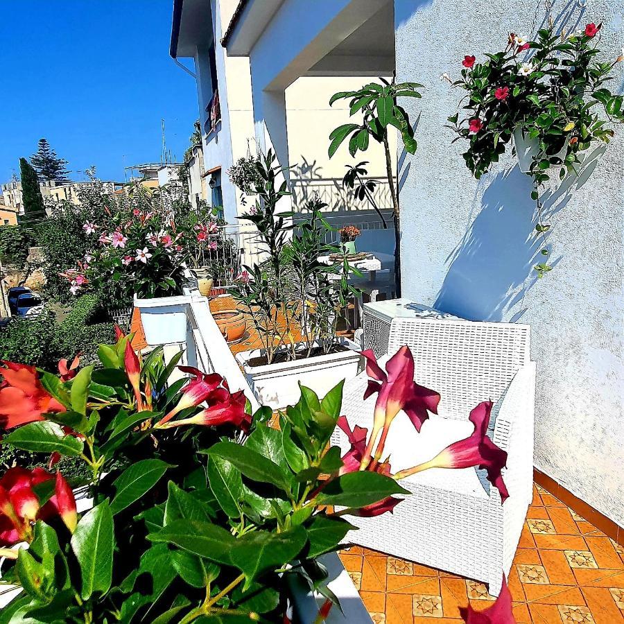 La Casa Di Andreina Hotel Mondello Bagian luar foto